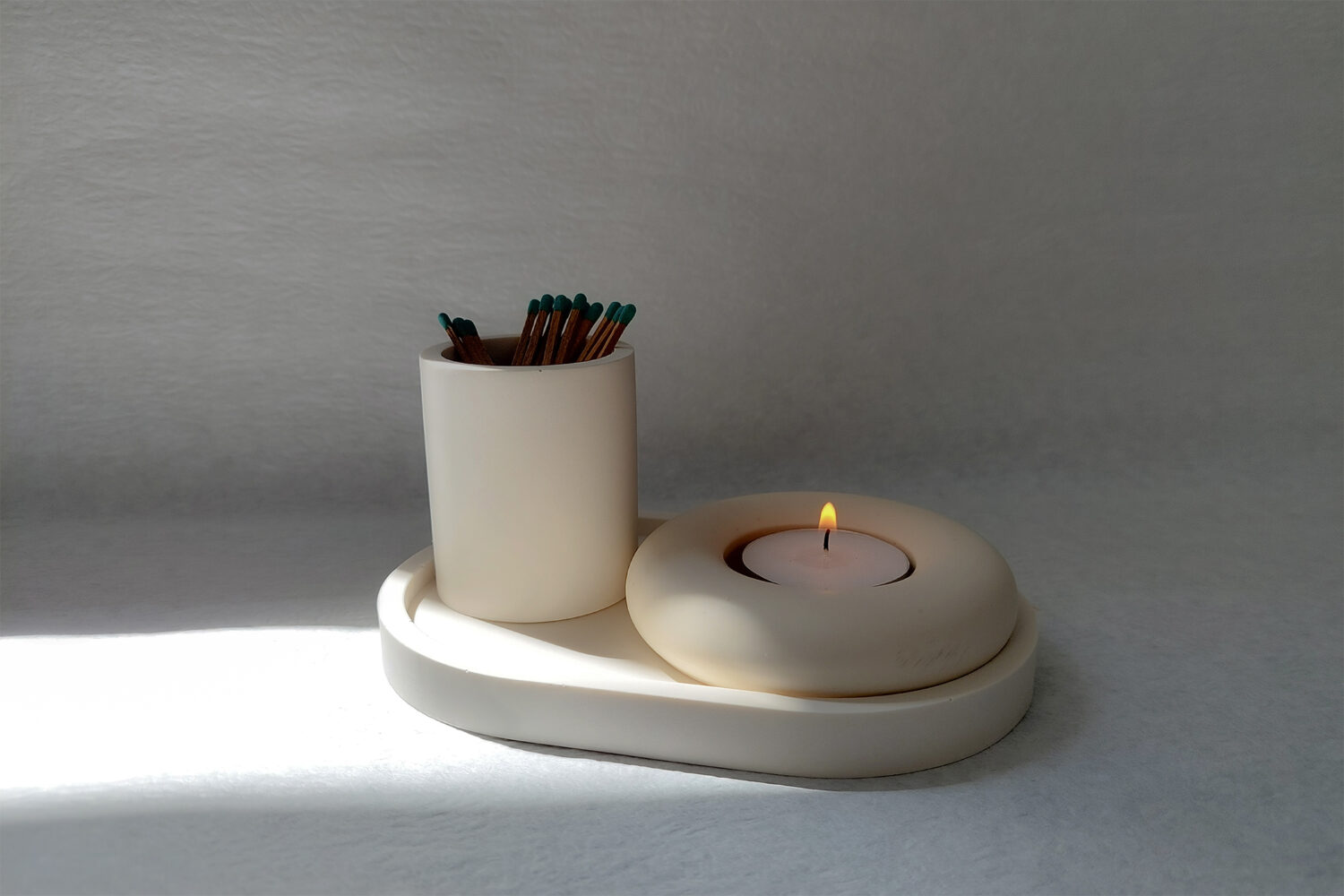 Sand White Round Tea Light Candle Holder Set - Image 4